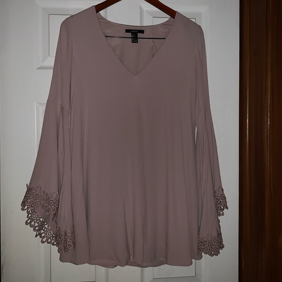 FOREVER 21 DRESS WITH FLORAL TRIM SLEEVES - Picture 4 of 4